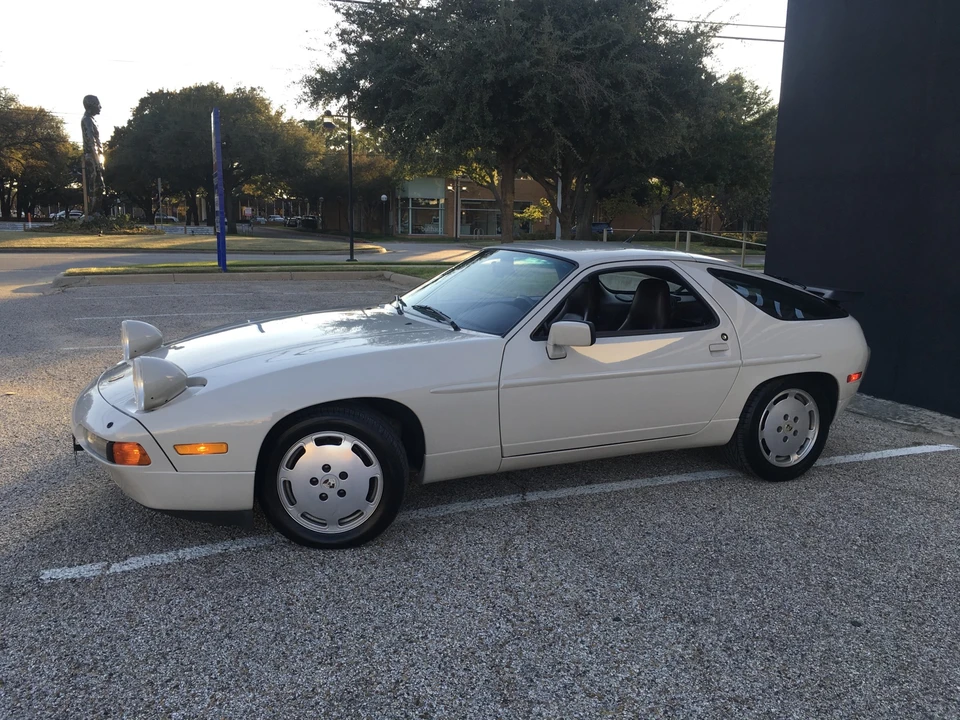 1989 Porsche 928 S4 - Image 17 of 31