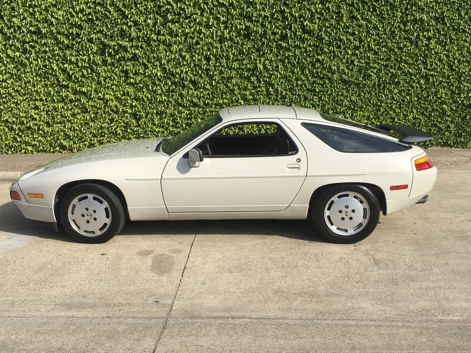 1989 Porsche 928 S4 - Image 8 of 31