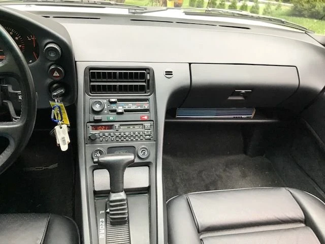 1989 Porsche 928 S4 - Image 11 of 25