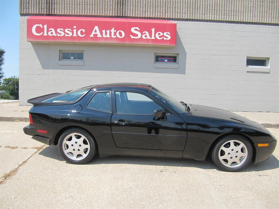 1989 Porsche 944 S2 - Image 8 of 25