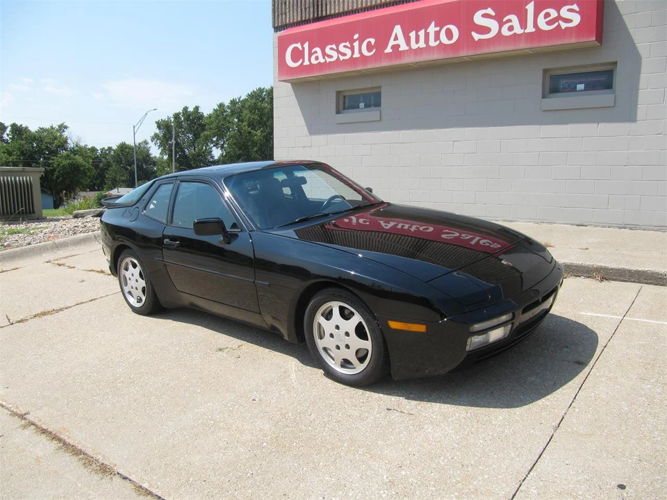 1989 Porsche 944 S2 - Image 9 of 25