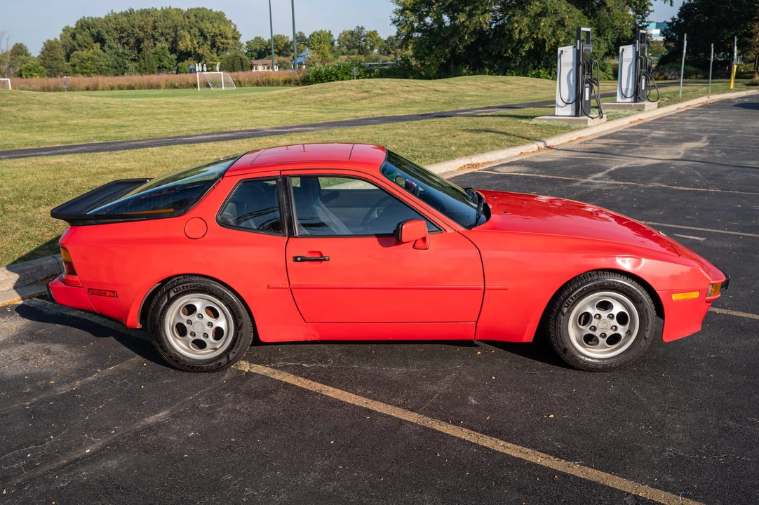 1989 Porsche 944 - Image 28 of 31