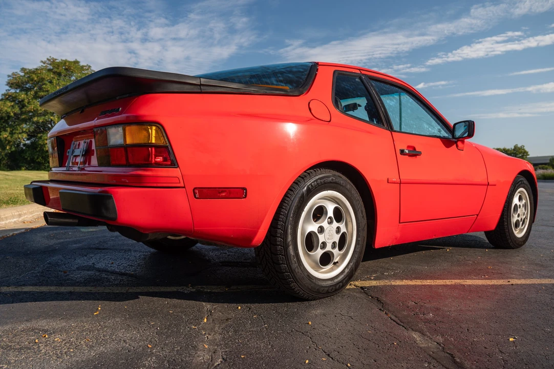 1989 Porsche 944 - Image 27 of 31
