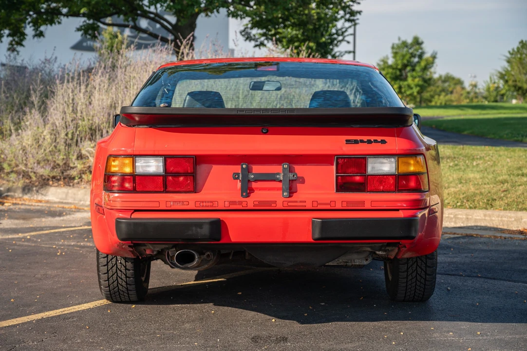 1989 Porsche 944 - Image 23 of 31