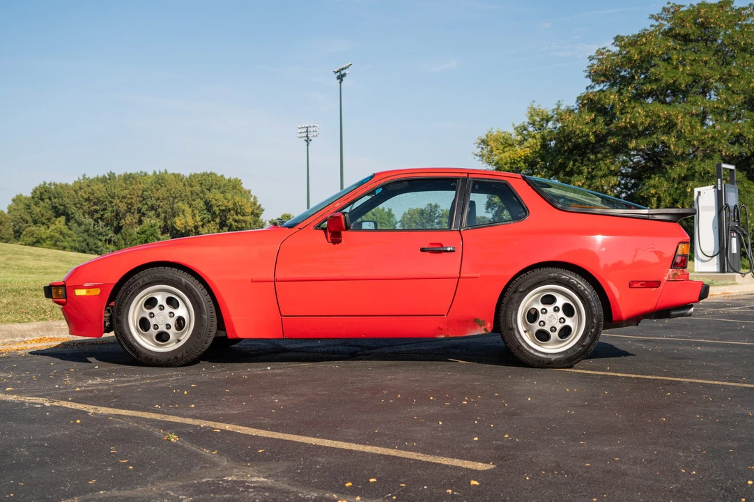 1989 Porsche 944 - Image 17 of 31