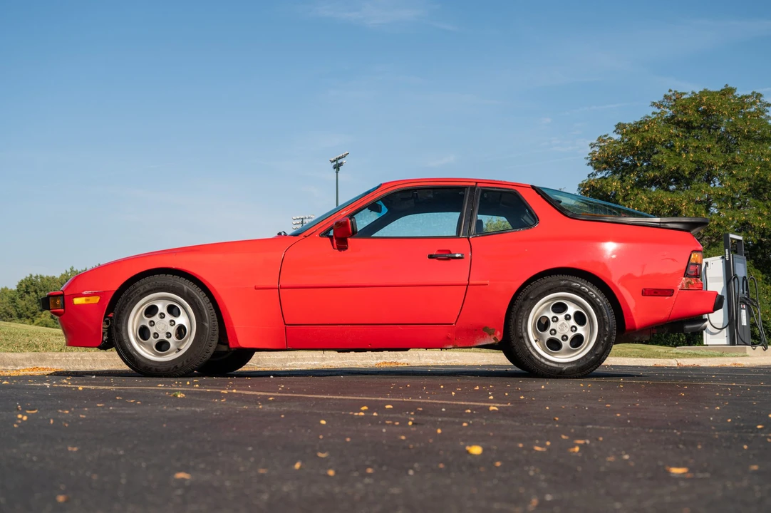 1989 Porsche 944 - Image 18 of 31