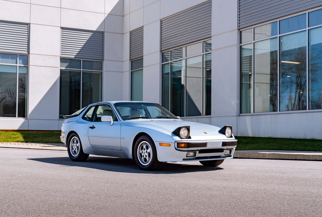 1989 Porsche 944 - Image 28 of 31