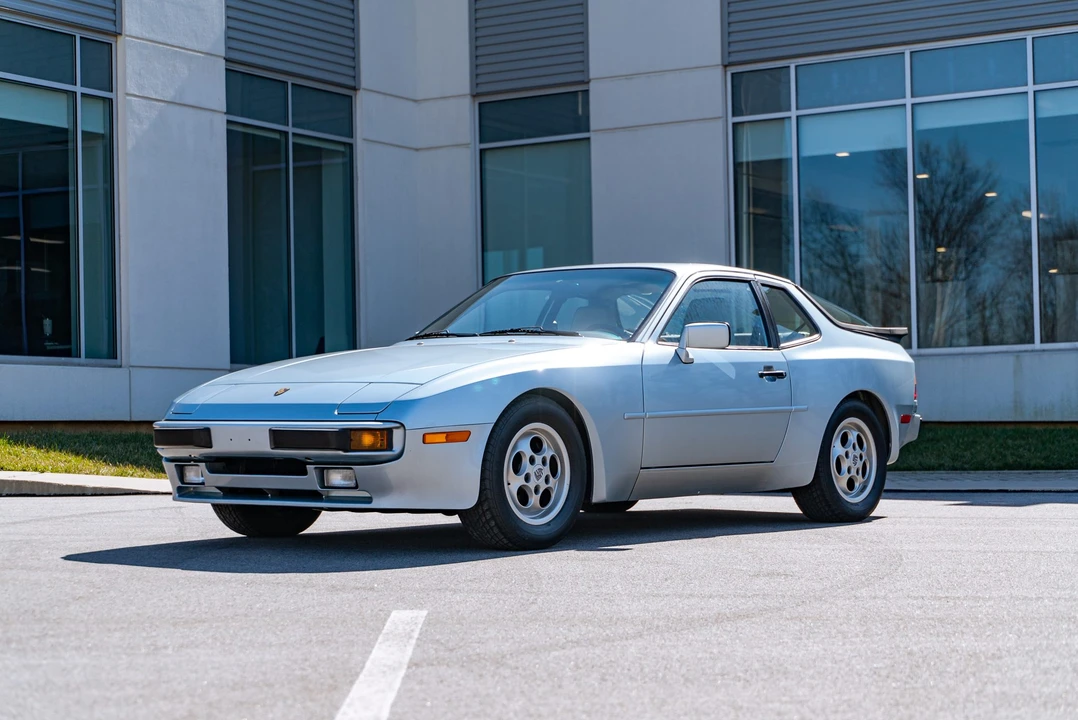 1989 Porsche 944 - Image 4 of 31