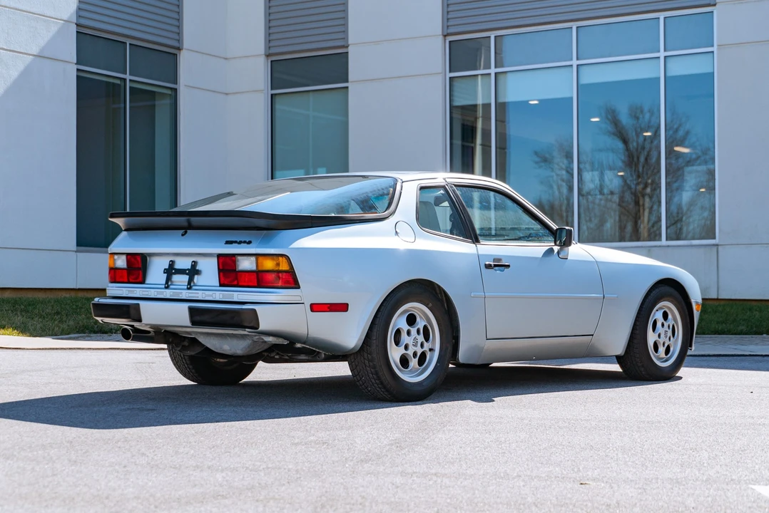1989 Porsche 944 - Image 9 of 31