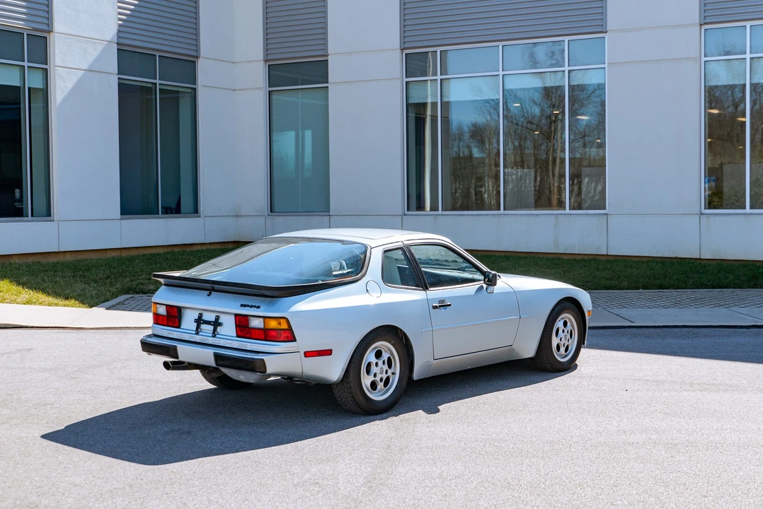 1989 Porsche 944 - Image 8 of 31