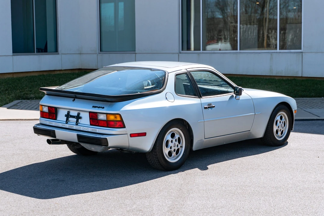 1989 Porsche 944 - Image 10 of 31