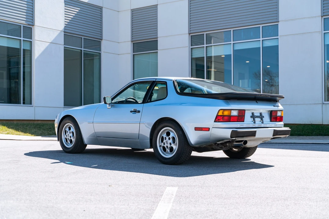 1989 Porsche 944 - Image 16 of 31