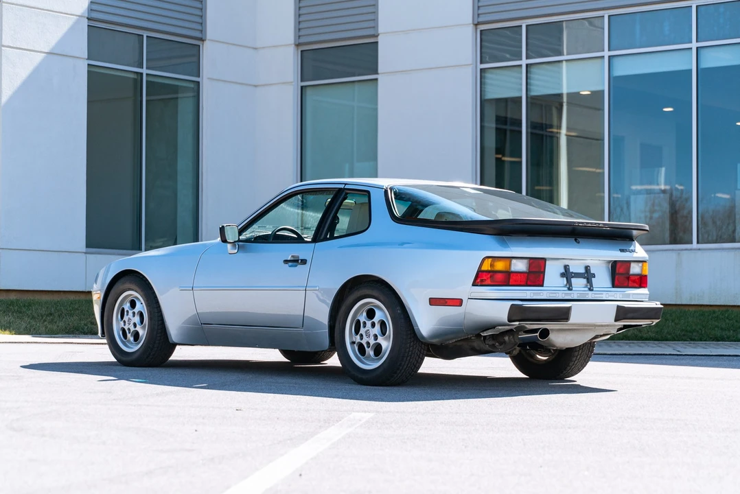 1989 Porsche 944 - Image 14 of 31