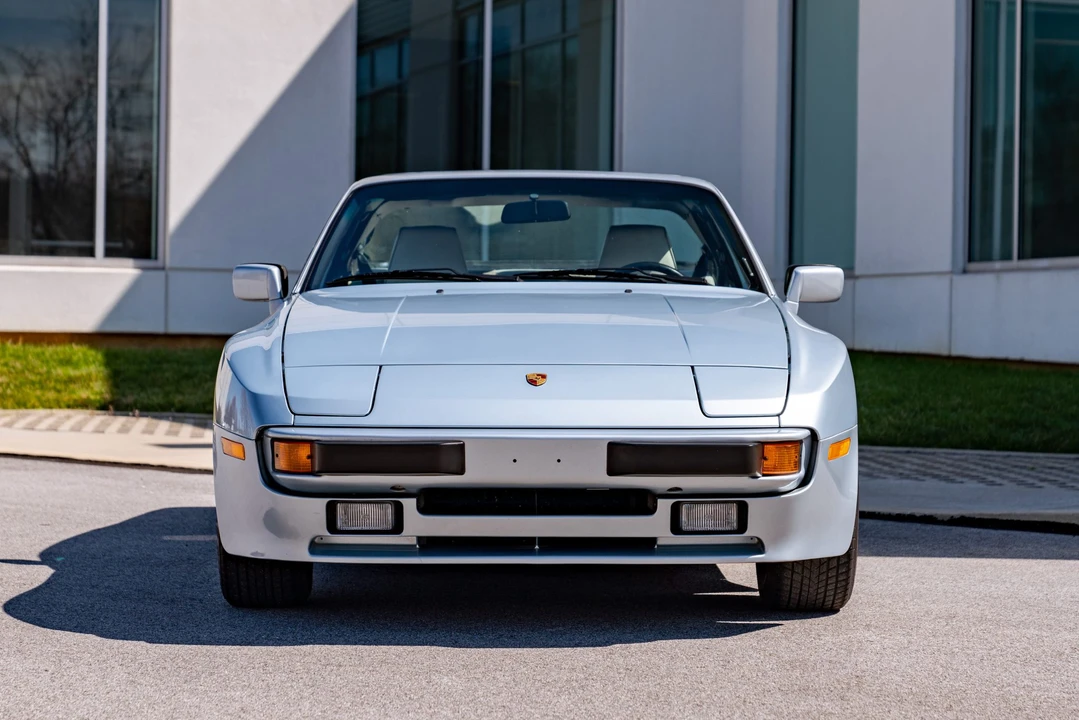 1989 Porsche 944 - Image 5 of 31
