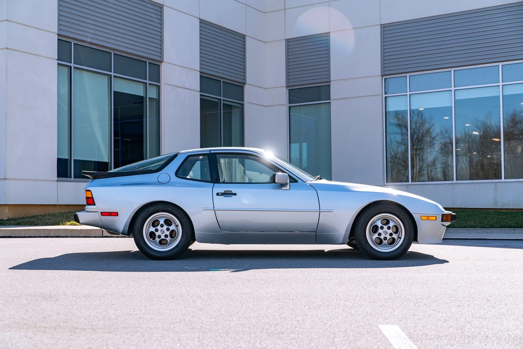 1989 Porsche 944 - Image 7 of 31