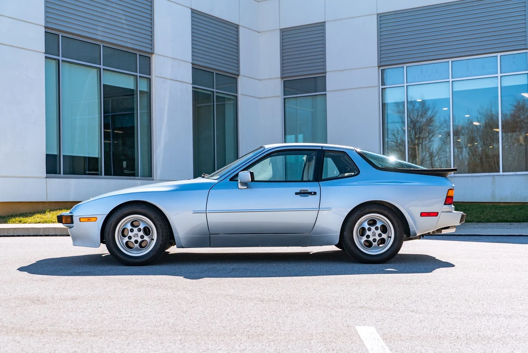 1989 Porsche 944 - Image 17 of 31
