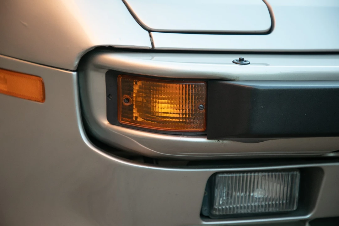 1989 Porsche 944 - Image 18 of 31