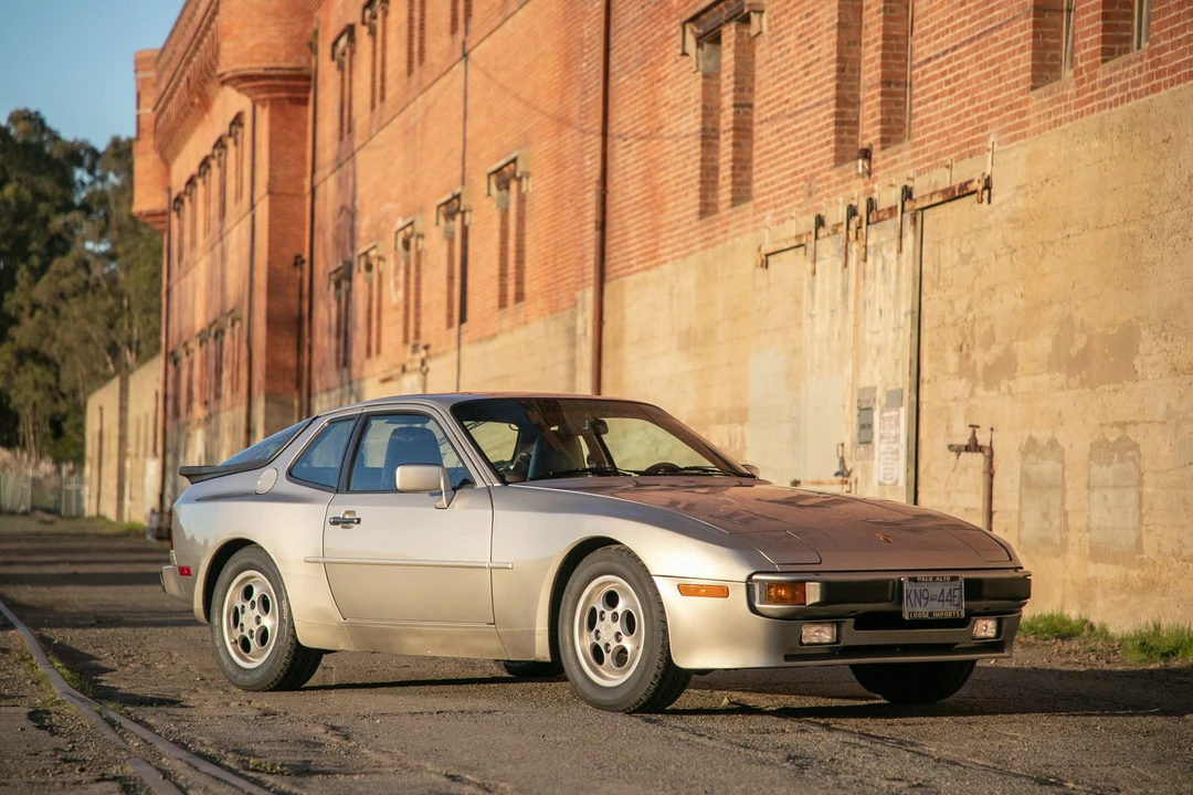 1989 Porsche 944 - Image 5 of 31