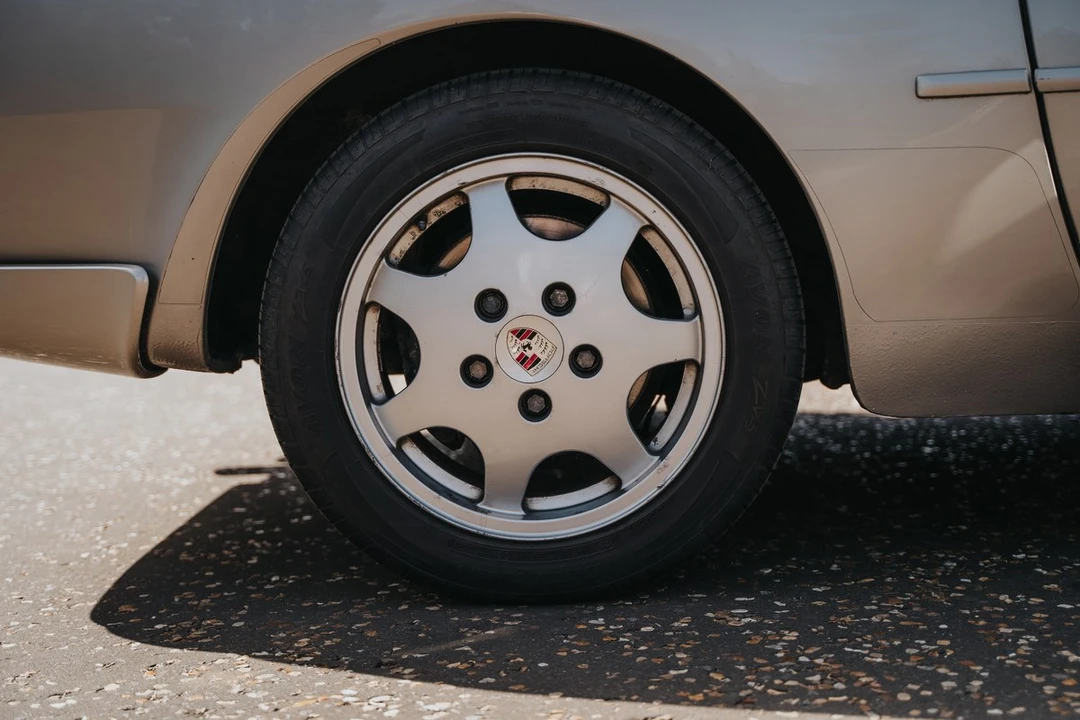 1989 Porsche 944 S2 - Image 20 of 30