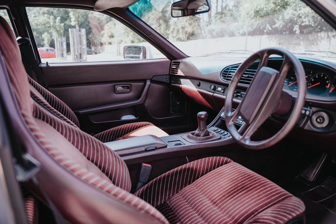 1989 Porsche 944 S2 - Image 25 of 30