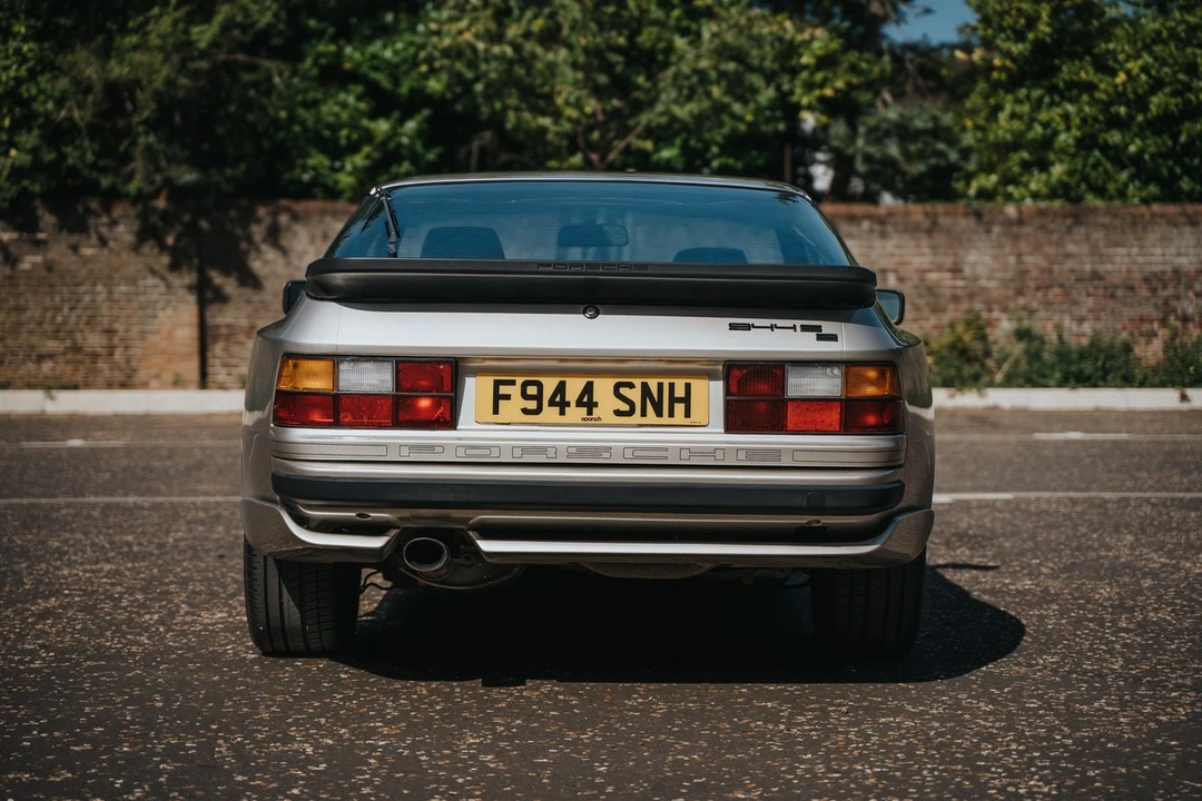 1989 Porsche 944 S2 - Image 8 of 30