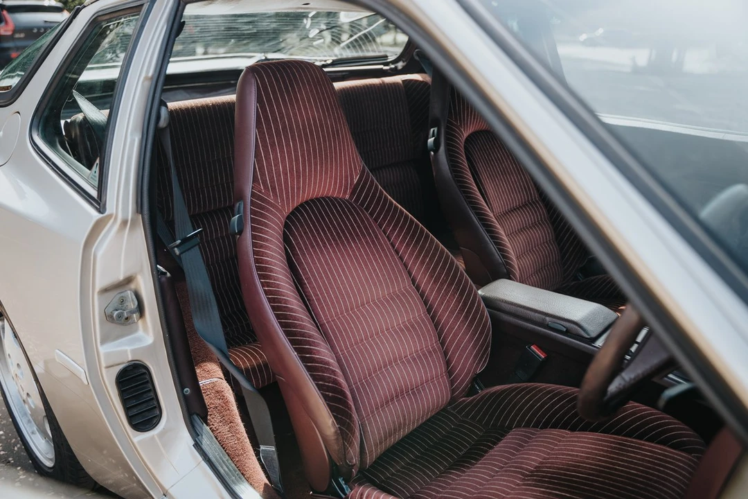 1989 Porsche 944 S2 - Image 29 of 30