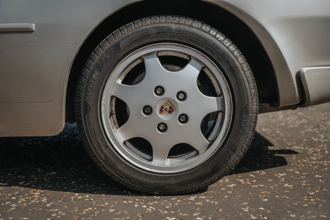 1989 Porsche 944 S2 - Image 23 of 30