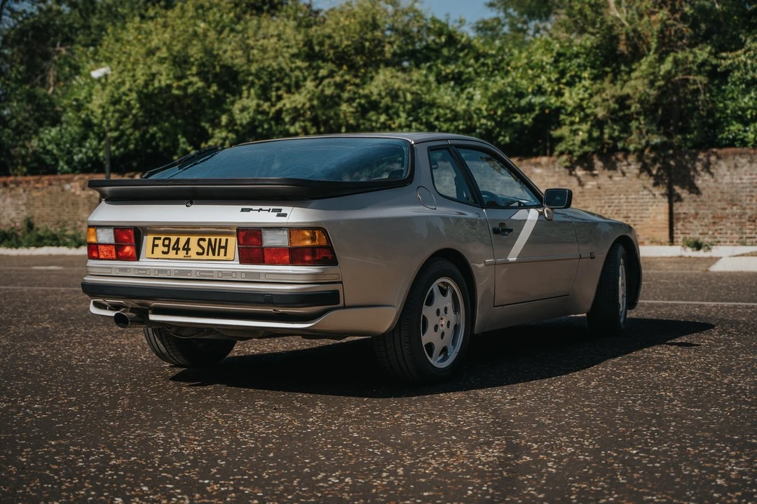1989 Porsche 944 S2 - Image 11 of 30