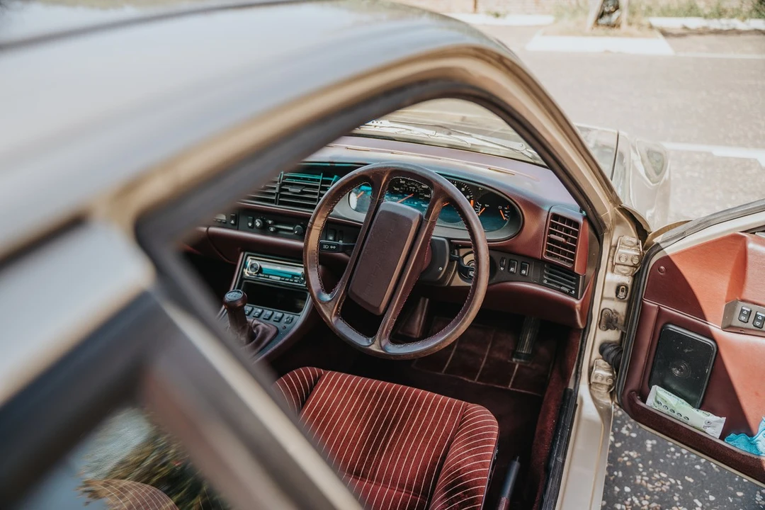 1989 Porsche 944 S2 - Image 24 of 30