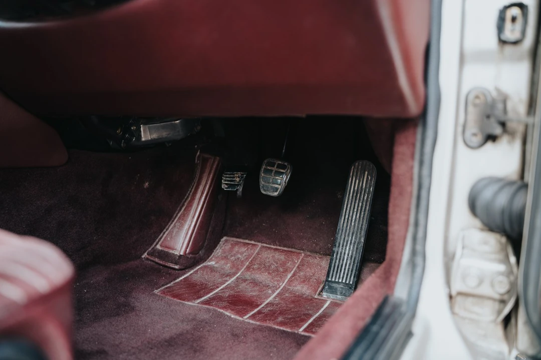 1989 Porsche 944 S2 - Image 27 of 30