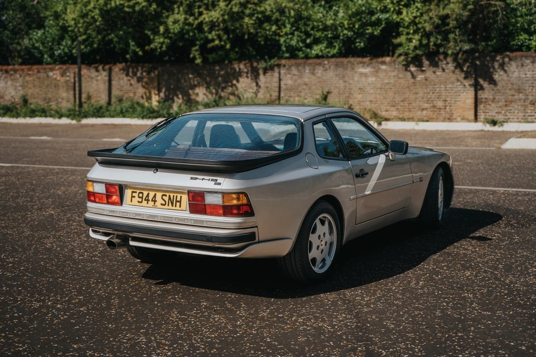 1989 Porsche 944 S2 - Image 10 of 30