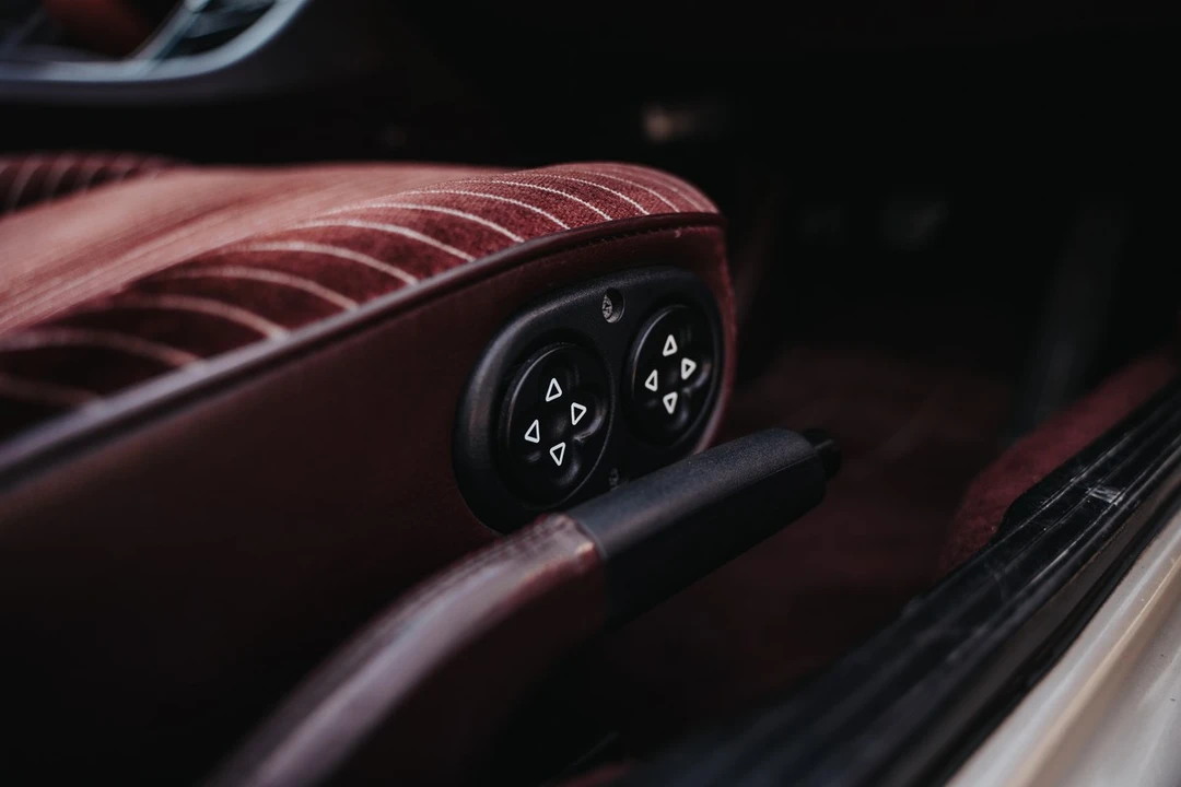 1989 Porsche 944 S2 - Image 26 of 30
