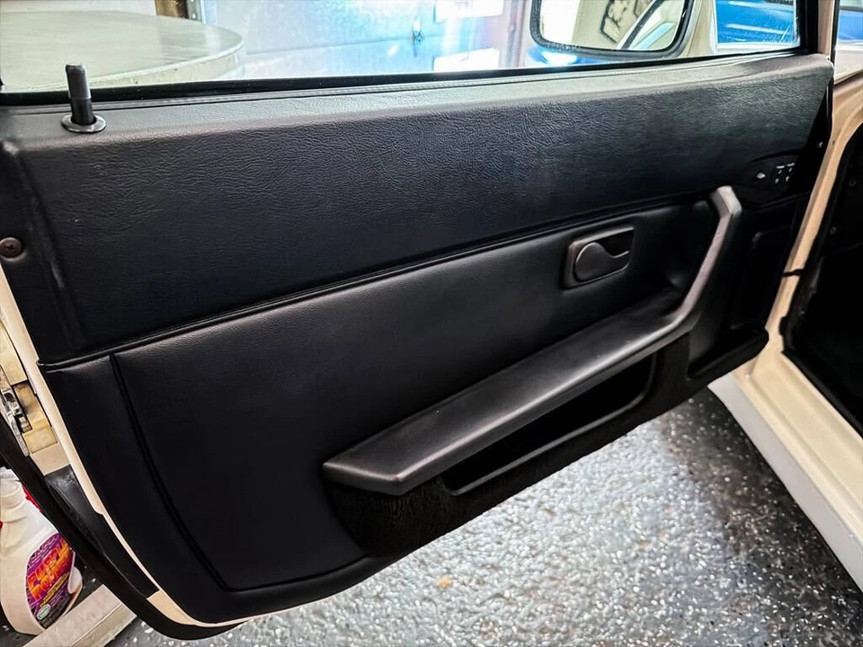 1989 Porsche 944 S2 - Image 4 of 10