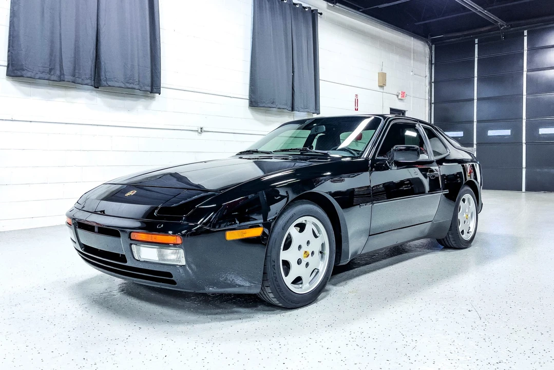 1989 Porsche 944 S2 - Image 2 of 31