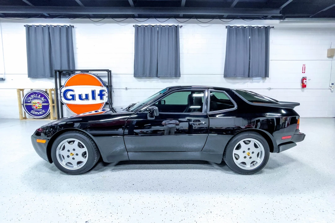 1989 Porsche 944 S2 - Image 15 of 31