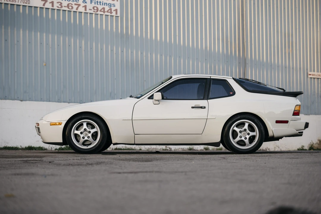 1989 Porsche 944 S2 - Image 3 of 31