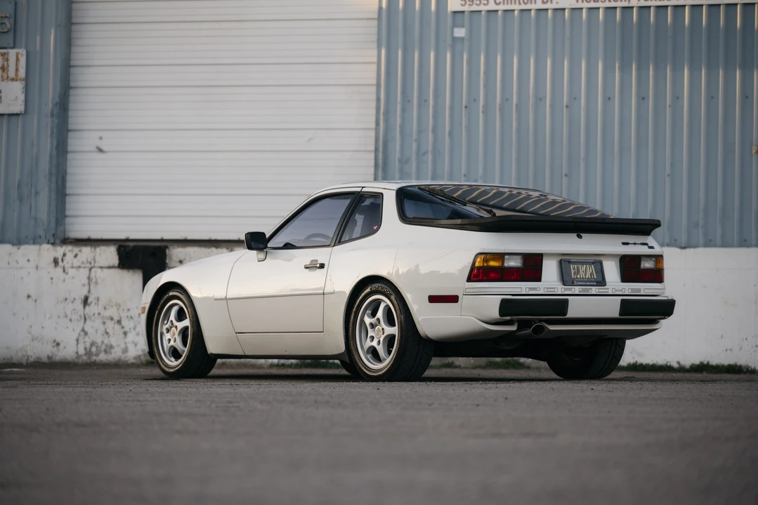 1989 Porsche 944 S2 - Image 4 of 31