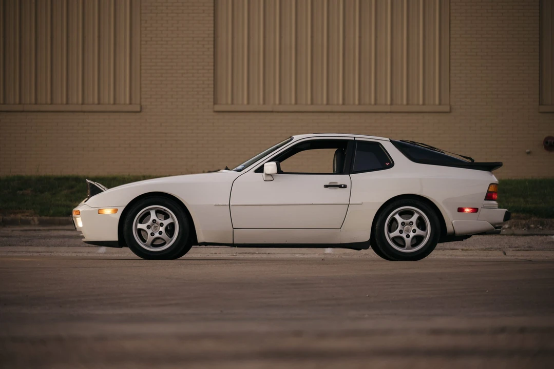 1989 Porsche 944 S2 - Image 18 of 31