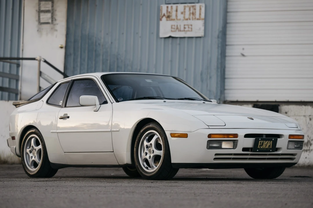 1989 Porsche 944 S2 - Image 1 of 31