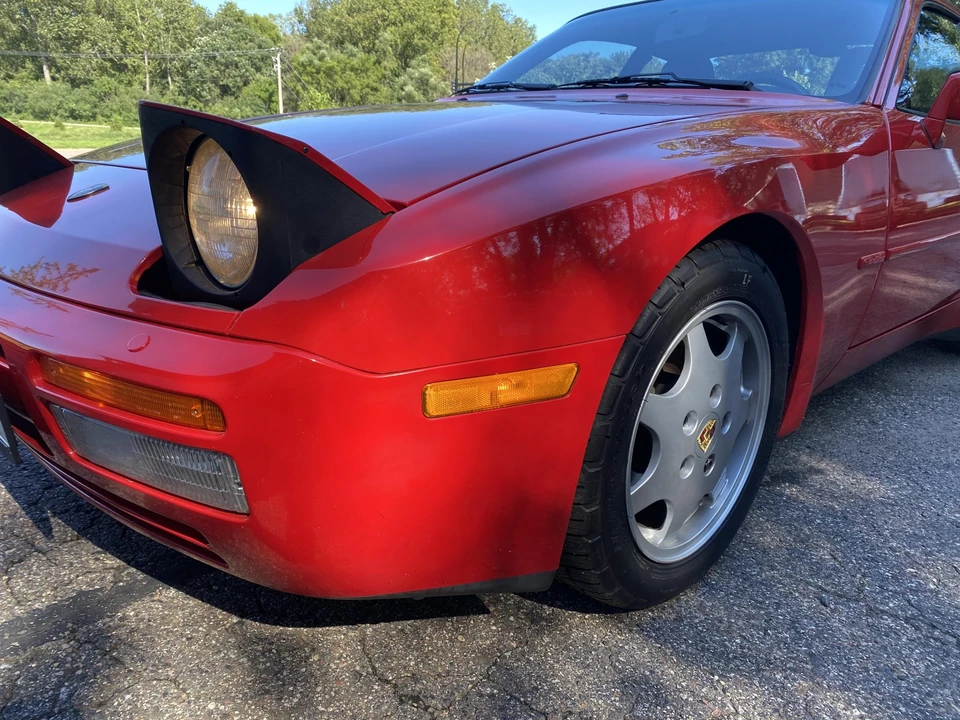 1989 Porsche 944 S2 - Image 16 of 31