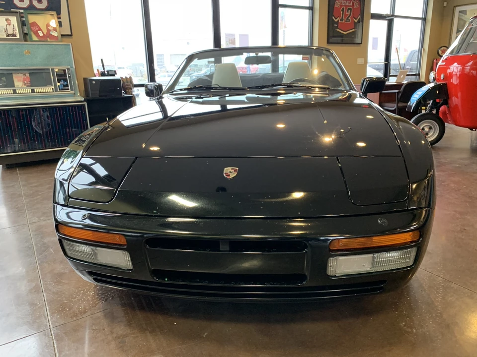 1989 Porsche 944 S2 - Image 2 of 31
