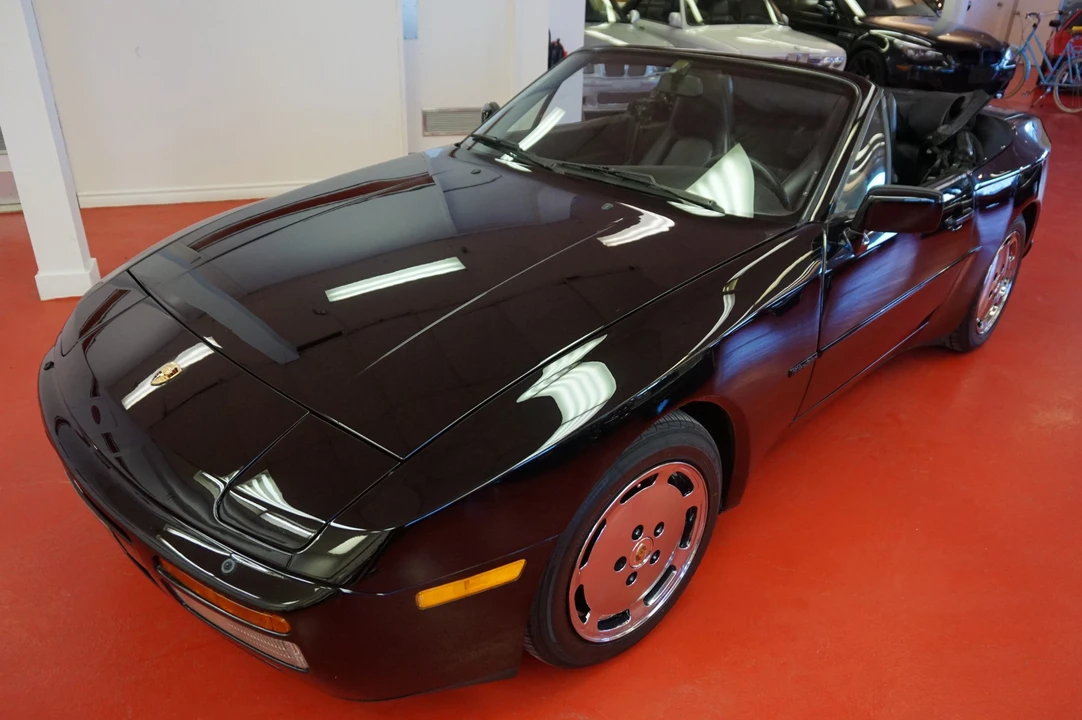 1989 Porsche 944 S2 - Image 2 of 31