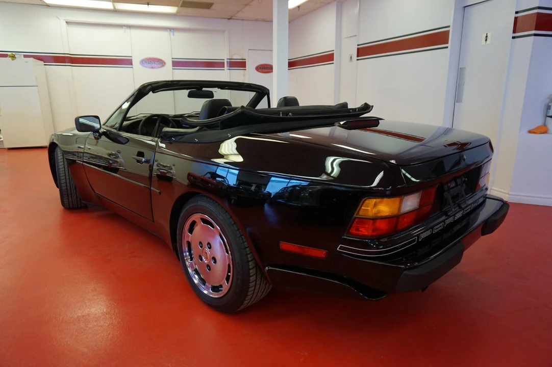 1989 Porsche 944 S2 - Image 6 of 31