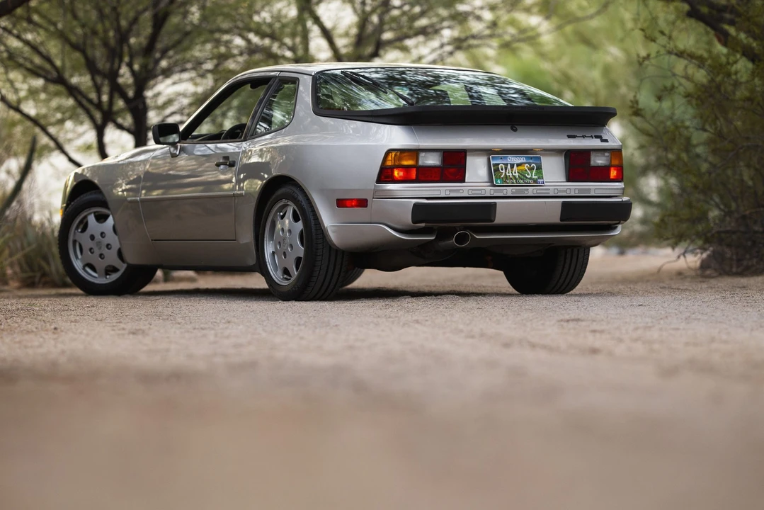 1989 Porsche 944 S2 - Image 17 of 31