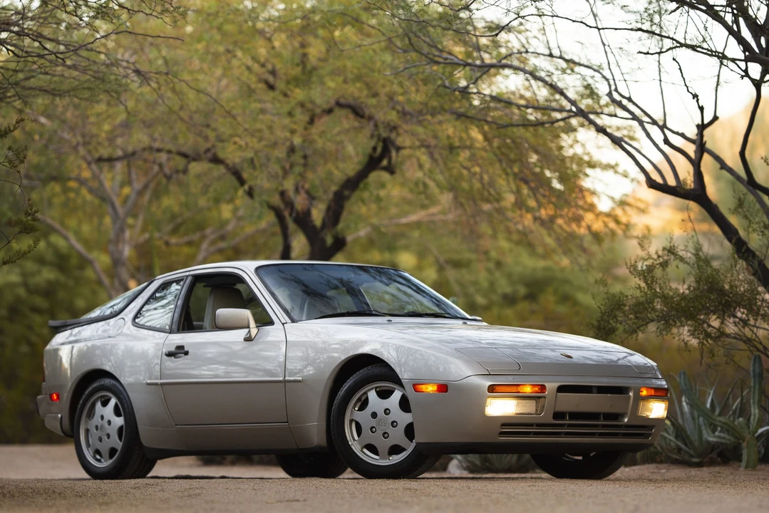 1989 Porsche 944 S2 - Image 2 of 31