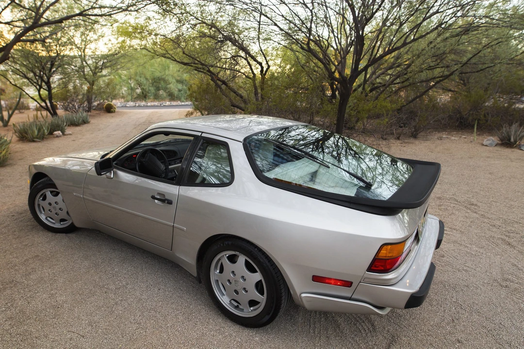 1989 Porsche 944 S2 - Image 16 of 31