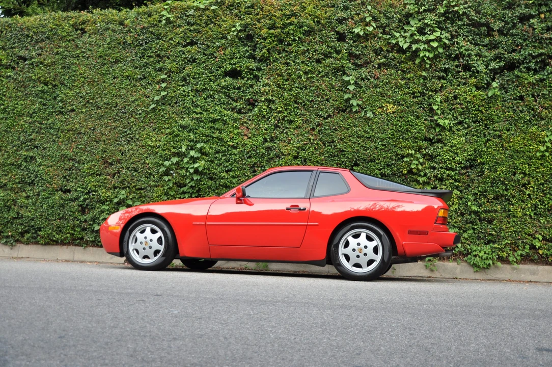 1989 Porsche 944 S2 - Image 17 of 31
