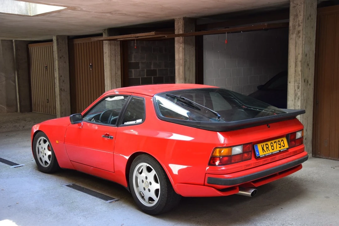 1989 Porsche 944 S2 - Image 11 of 30