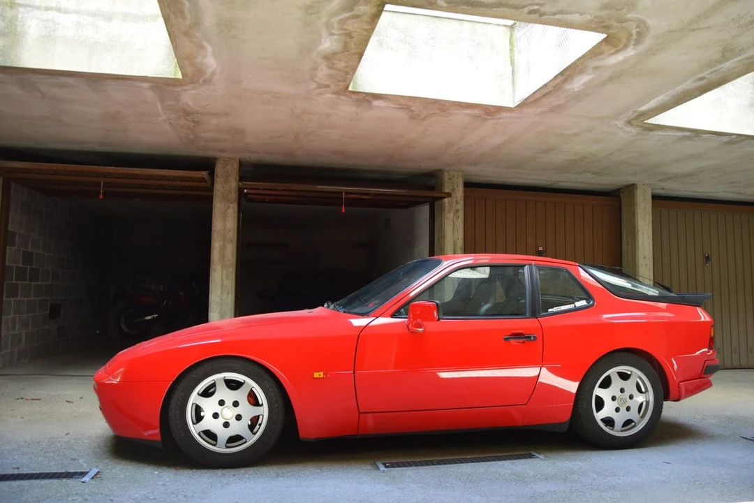 1989 Porsche 944 S2 - Image 2 of 30