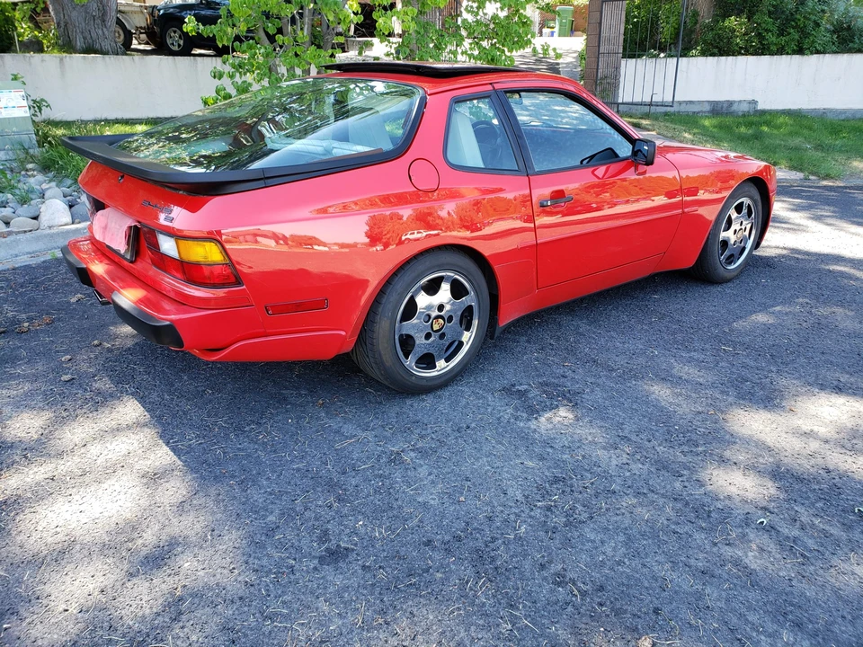 1989 Porsche 944 S2 - Image 14 of 31